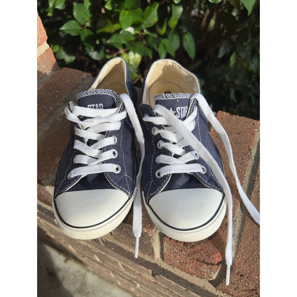 COPY - Womens Navy And White Converse Allstars —  6